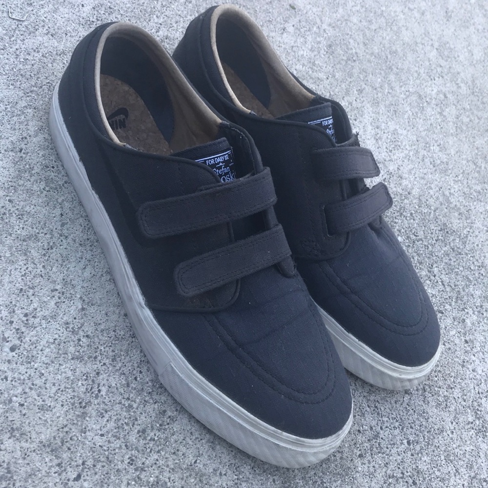 RARE LIMITED Black Velcro Janoskis